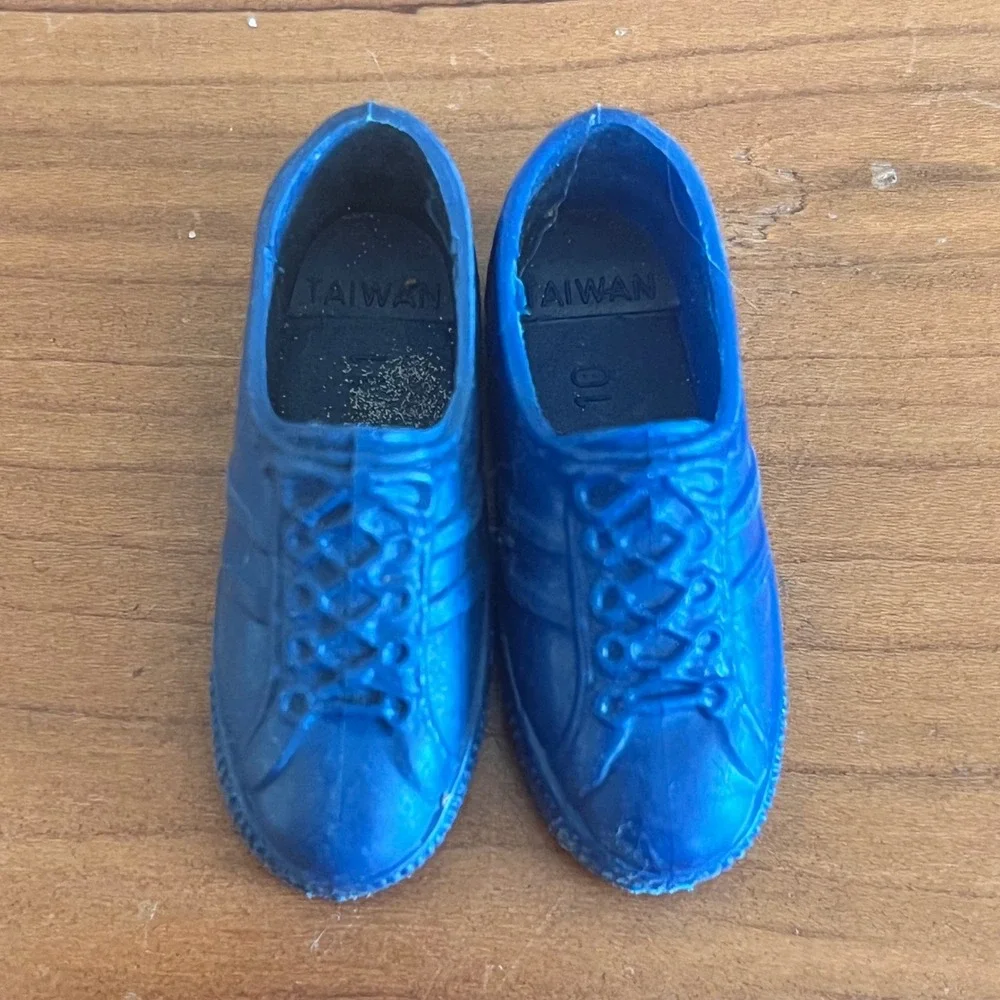 Vintage 1980's Blue Ken Doll Low Cut Tennis Shoes Accessoies‎